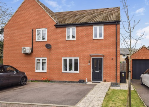 Arrange a viewing for Ryefield Close, Huntingdon