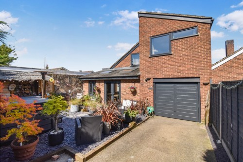 Arrange a viewing for Manor Close, Clifton