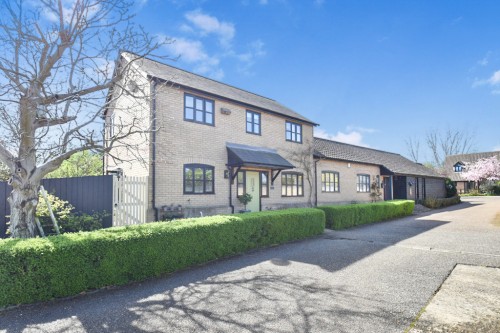 Arrange a viewing for Walnut Tree Close, Bluntisham