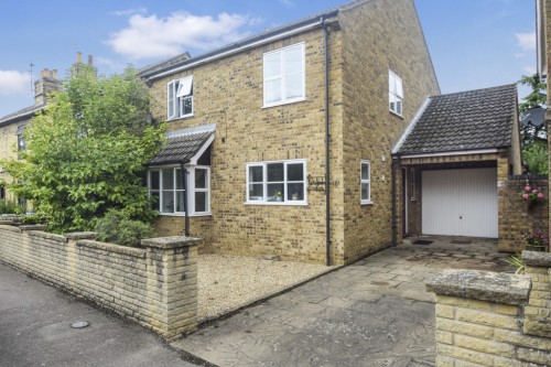 Arrange a viewing for High Street, Upwood