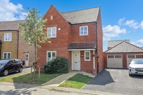 Arrange a viewing for Garnatte Drive, Alconbury Weald, PE28