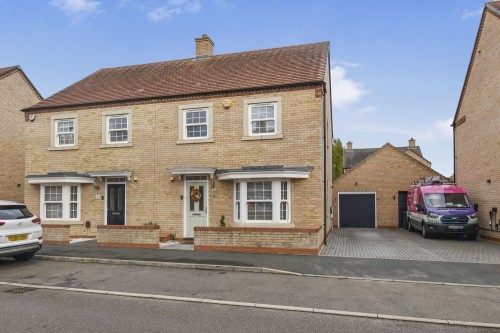 Arrange a viewing for Collings Crescent, Biggleswade, SG18