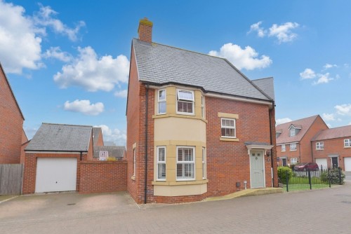 Arrange a viewing for Coates Road, Biggleswade, SG18