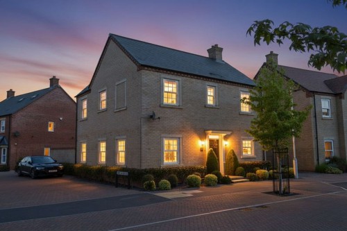 Arrange a viewing for Collings Crescent, Biggleswade, SG18