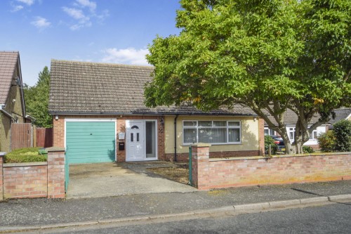 Arrange a viewing for Goldfinch Close, Hartford, PE29