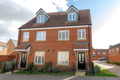 Arrange a viewing for Tate Drive, Biggleswade, SG18