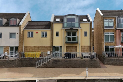 Arrange a viewing for Wren Walk, Eynesbury, PE19