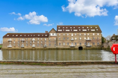 Arrange a viewing for Bridge Place, Godmanchester, PE29