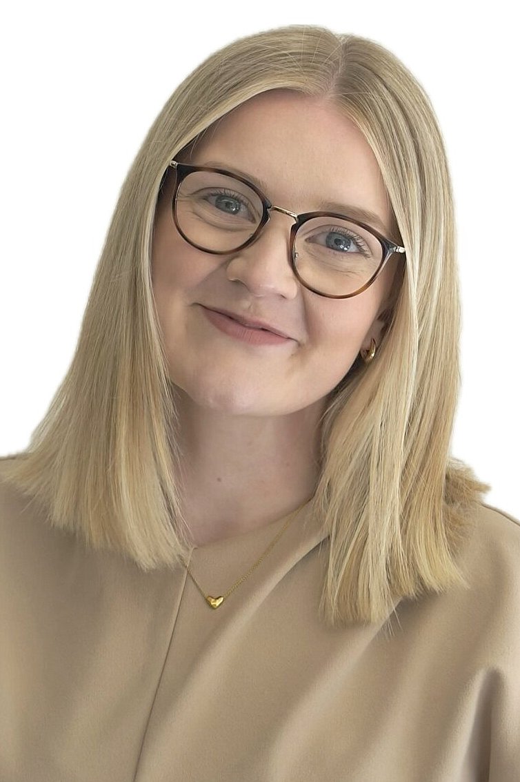 Chloe Wenman, Senior Sales Negotiator